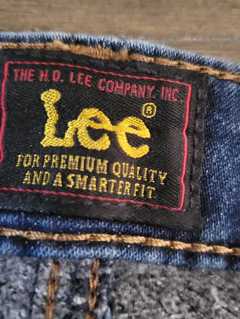 Lee - Picture 6 of 6